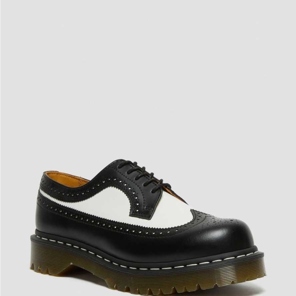 NWOT Dr. Marten 3989 Bex Oxfords Black and White Size US 6 Womens